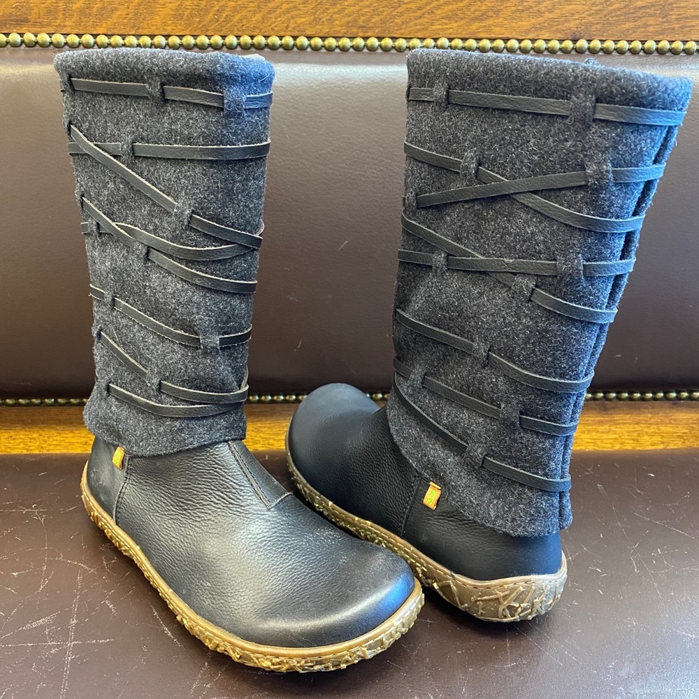 El naturalista wool & leather side zip flat boot